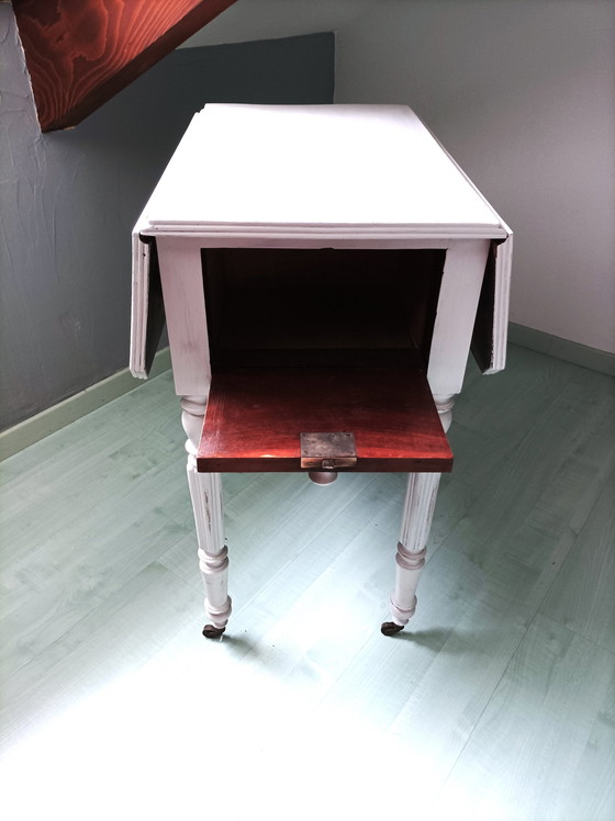 Image 1 of Table Wagon A Abattants