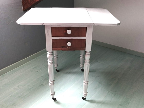 Image 1 of Table Wagon A Abattants
