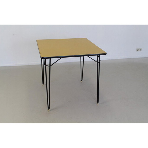 Image 1 of Table de salle à manger carrée avec plateau en formica jaune - années 1960