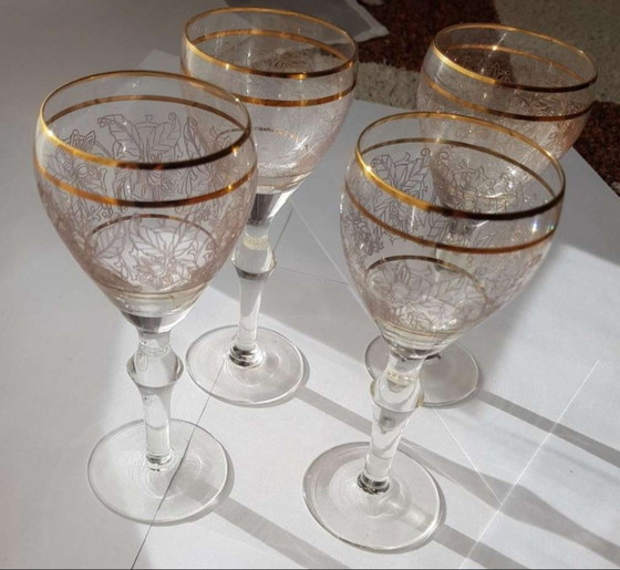 Image 1 of Verres à vin vintage gravés à l'or