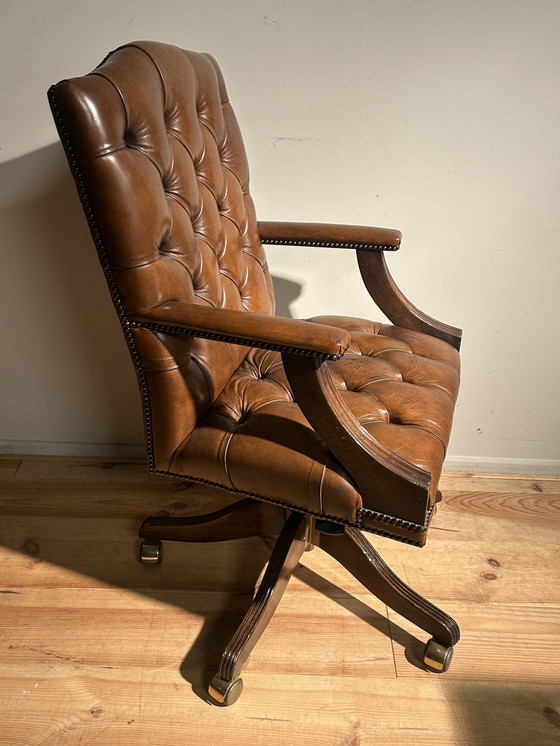 Image 1 of Chaise de bureau Chesterfield vintage anglais