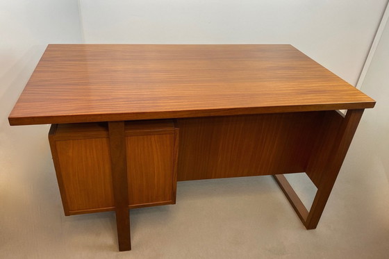 Image 1 of Bureau Vintage, 1960-70, Grand ModèLe, Bois, Cuir