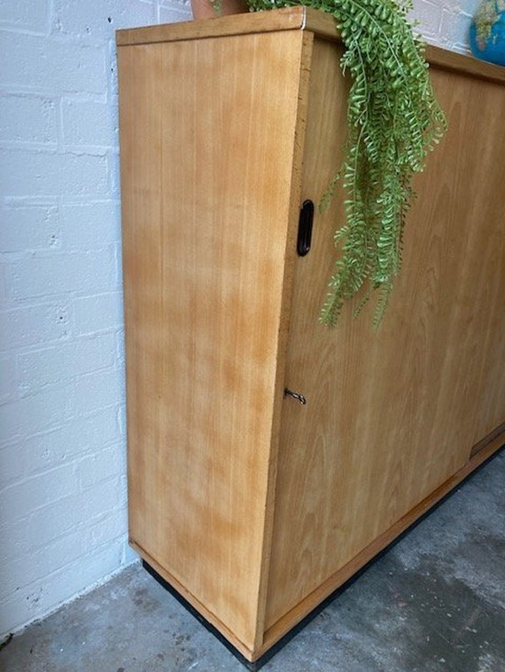 Image 1 of Armoire d'école vintage Mid Century (Xl),Armoire à portes coulissantes,Buffet