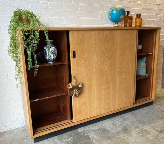 Image 1 of Armoire d'école vintage Mid Century (Xl),Armoire à portes coulissantes,Buffet