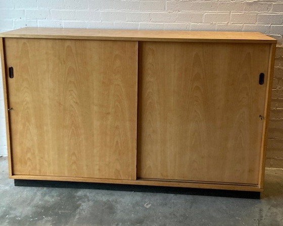 Image 1 of Armoire d'école vintage Mid Century (Xl),Armoire à portes coulissantes,Buffet