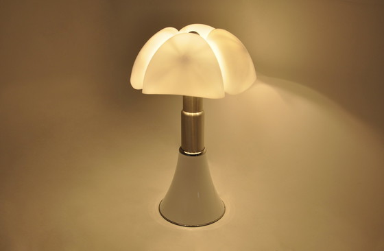 Image 1 of Lampe à poser Pipistrello blanche par Gae Aulenti pour Martinelli Luce