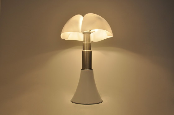 Image 1 of Lampe à poser Pipistrello blanche par Gae Aulenti pour Martinelli Luce