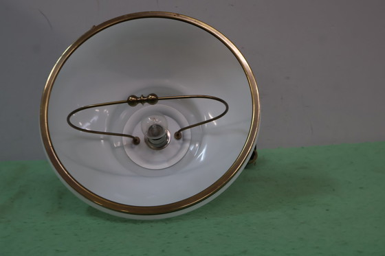 Image 1 of Lampe suspendue à tirette avec abat-jour en verre au lait