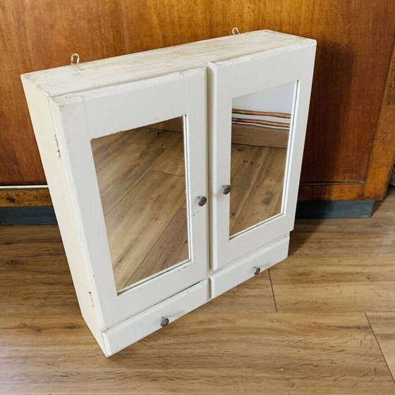 Image 1 of Armoire à pharmacie vintage en bois avec miroir