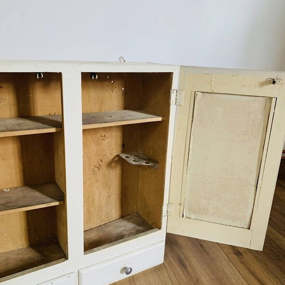 Image 1 of Armoire à pharmacie vintage en bois avec miroir