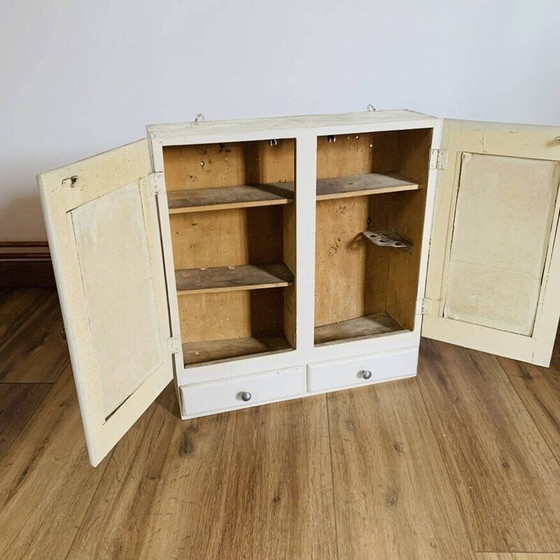 Image 1 of Armoire à pharmacie vintage en bois avec miroir