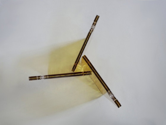 Image 1 of Roberto Giacomucci Table d'appoint en acrylique jaune hexagonale