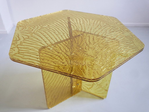 Roberto Giacomucci Table d'appoint en acrylique jaune hexagonale