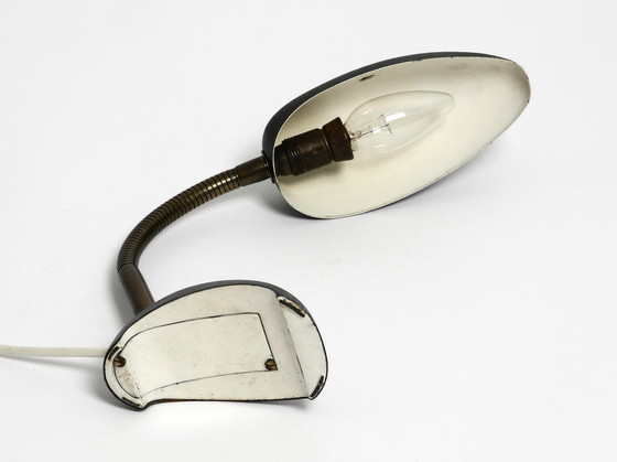 Image 1 of Magnifique petite lampe de table des années 1950 avec col de cygne en métal de Gebrüder Cosack Allemagne