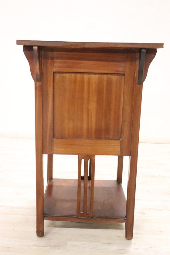 Image 1 of Table d'appoint en bois Art Nouveau