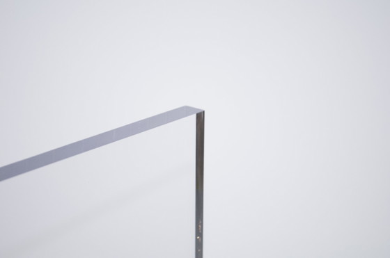 Image 1 of Imposante chaise en plexiglas des années 70