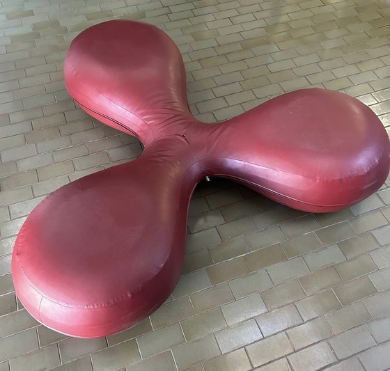 Image 1 of Pouf en cuir bourgogne "Link" par Lowie Vermeersch pour Durlet