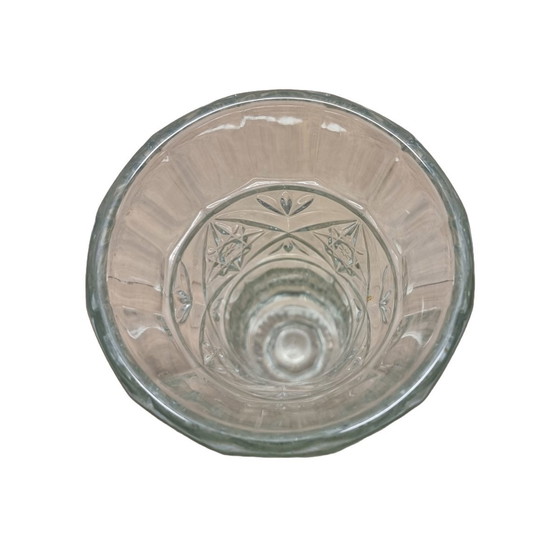 Image 1 of Vase vintage en verre pressé