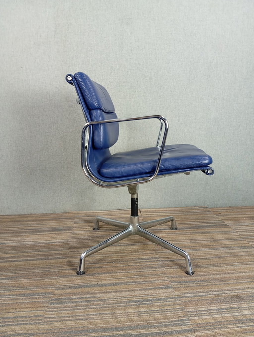 1X Vitra Soft Pad Chair Ea 208