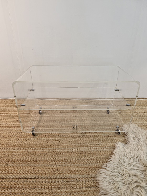 Image 1 of Table basse vintage de l'ère spatiale / Meuble en plexiglas 70S