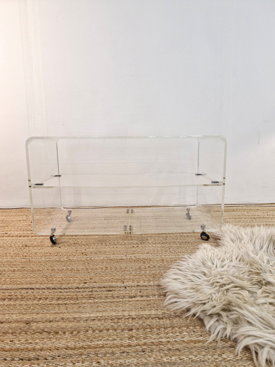 Image 1 of Table basse vintage de l'ère spatiale / Meuble en plexiglas 70S