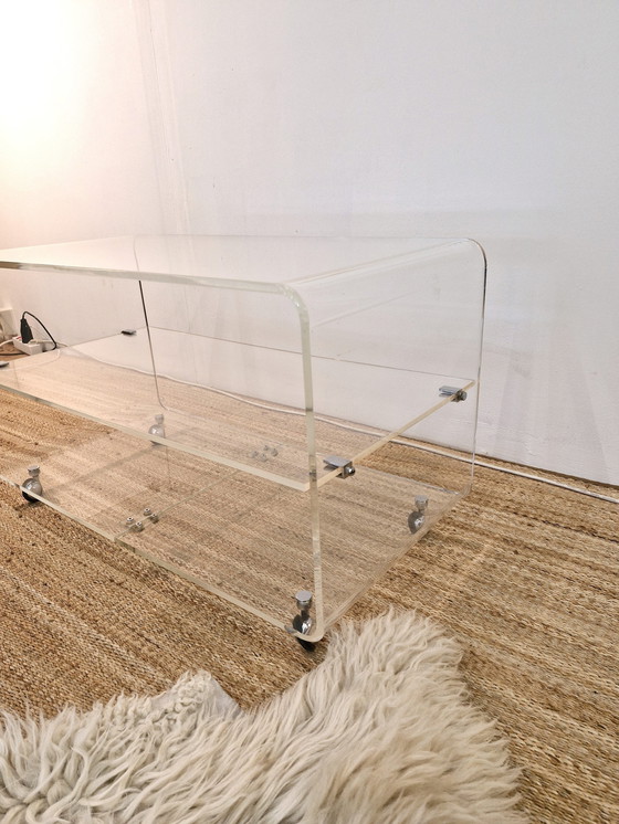 Image 1 of Table basse vintage de l'ère spatiale / Meuble en plexiglas 70S