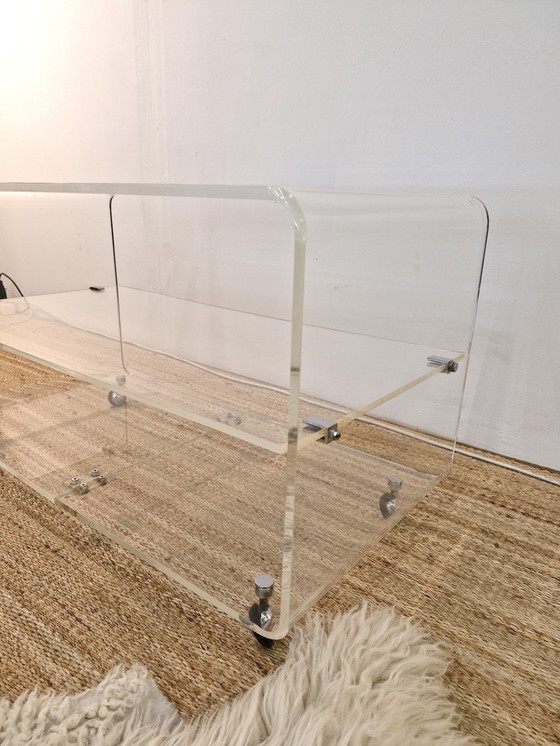 Image 1 of Table basse vintage de l'ère spatiale / Meuble en plexiglas 70S