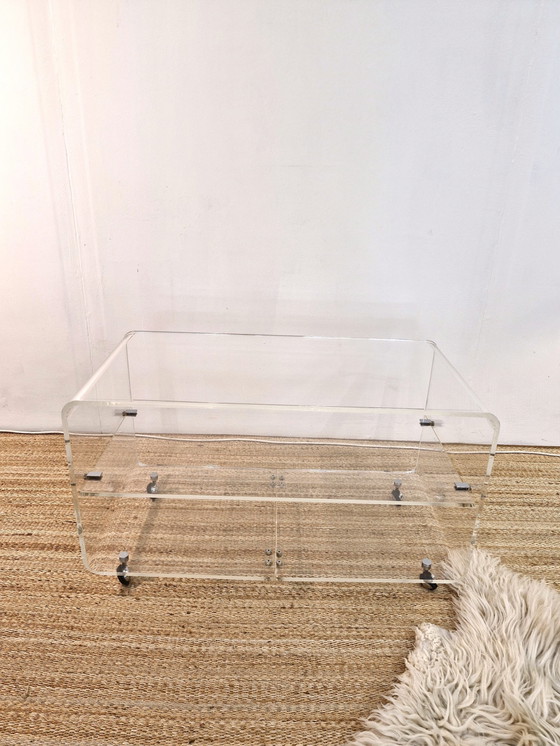 Image 1 of Table basse vintage de l'ère spatiale / Meuble en plexiglas 70S