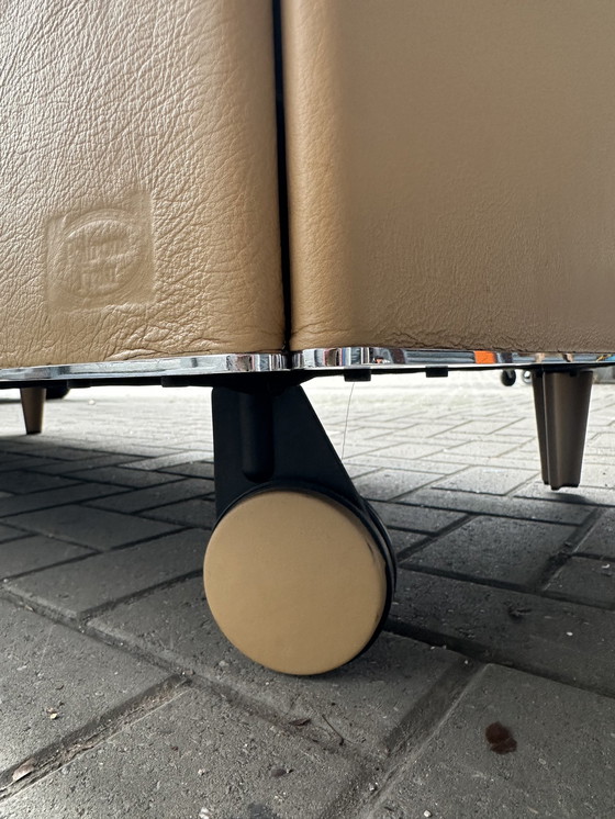 Image 1 of Poltrona Frau Twice. Canapé design de Pierre Cerri.