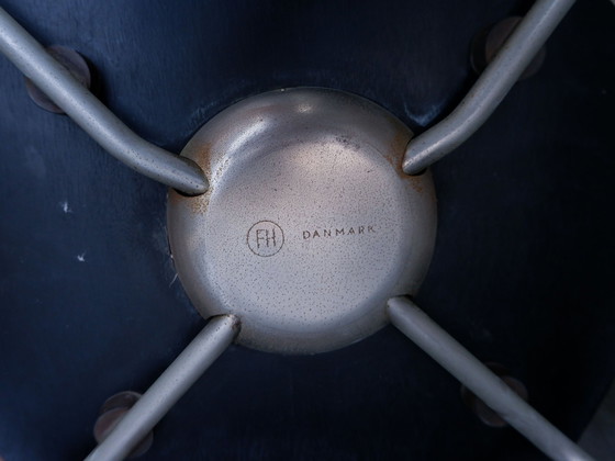 Image 1 of Chaise "Mug" de Fritz Hansen