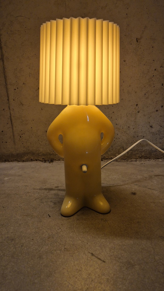 Image 1 of P. Un seul homme, une seule lampe