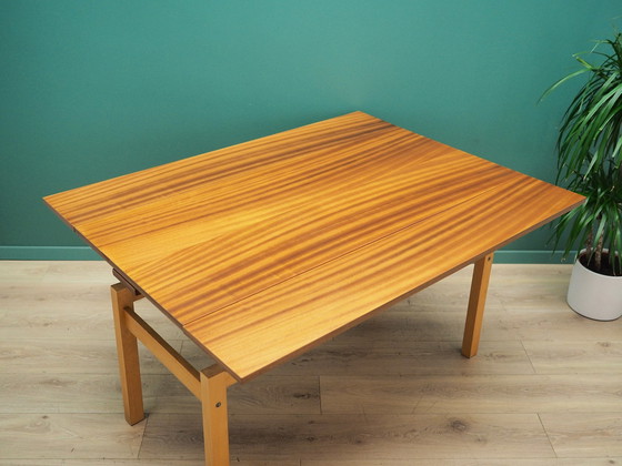 Image 1 of Table en hêtre, design danois, années 1980, fabricant : Ofm