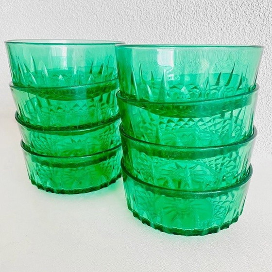 Image 1 of Ensemble de bols Arcoroc en verre vert émeraude 1960