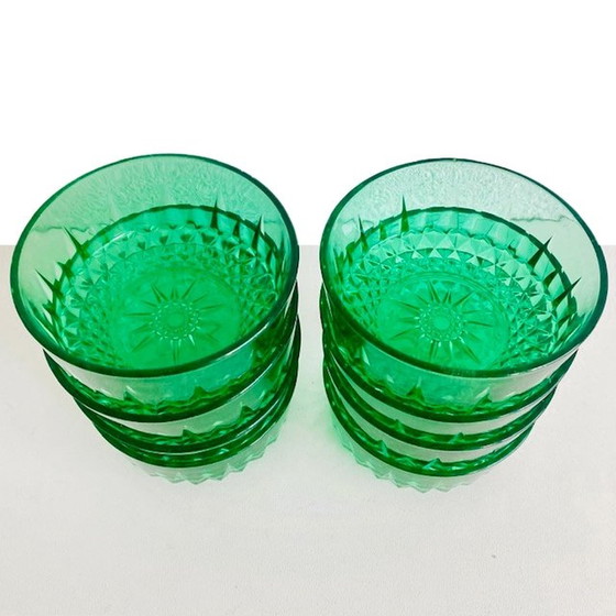 Image 1 of Ensemble de bols Arcoroc en verre vert émeraude 1960