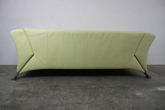 Image 1 of Rolf Benz 322 Club Canapé trois places design jaune cuir véritable