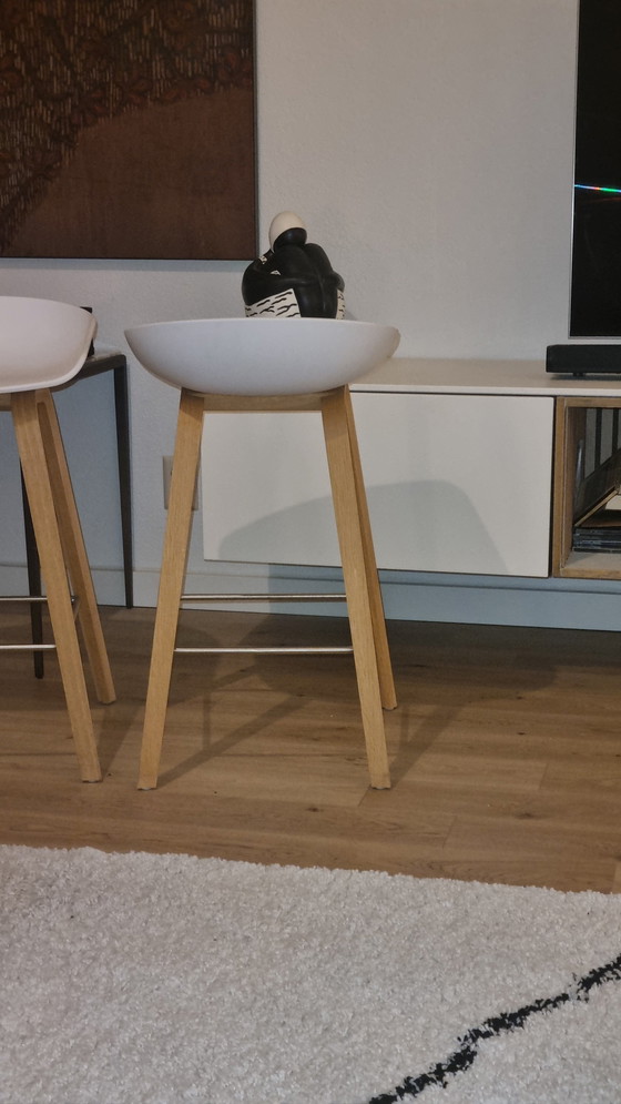 Image 1 of 2 X Hay Aas32 Tabouret de bar blanc, structure en bois