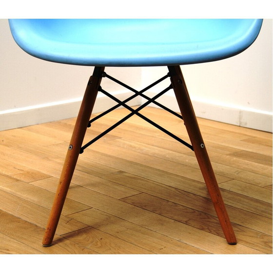 Image 1 of Paire de chaises vintage en plastique et bois de Charles et Ray Eames