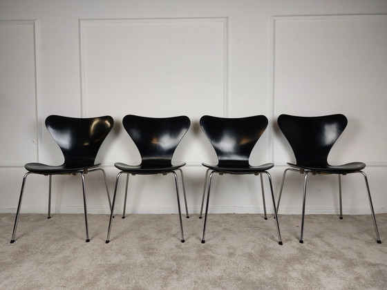 Image 1 of 4 Chaises Papillon Série 7 Par Arne Jacobsen Pour Fritz Hansen 