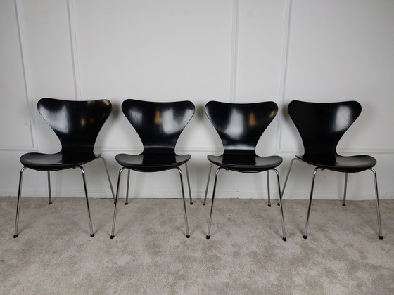 Image 1 of 4 Chaises Papillon Série 7 Par Arne Jacobsen Pour Fritz Hansen 