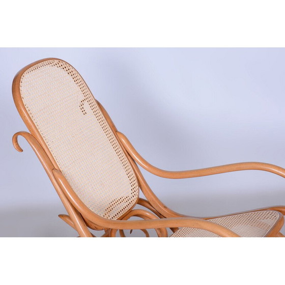 Image 1 of Fauteuil à bascule Vintage Art Déco en hêtre pour Thonet, Tchécoslovaquie 1920