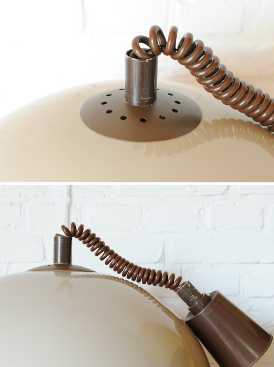 Image 1 of Lampe pendante 70S vintage en plexiglas brun/beige avec tirette