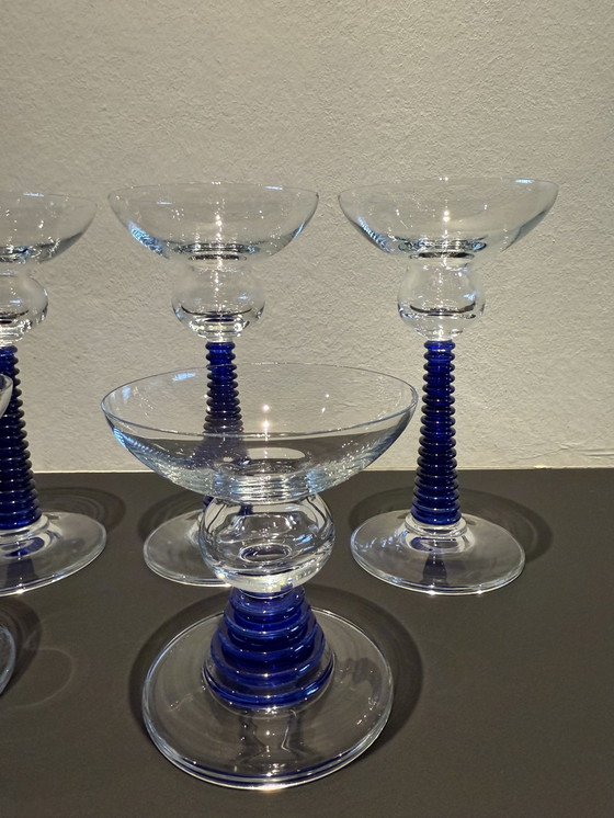 Image 1 of 6 verres Art Déco bleu années 30