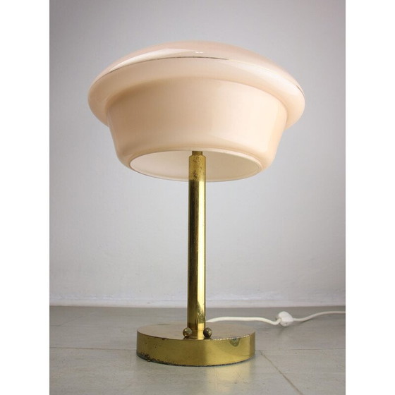 Image 1 of Lampe de table en laiton et verre du Mid Century
