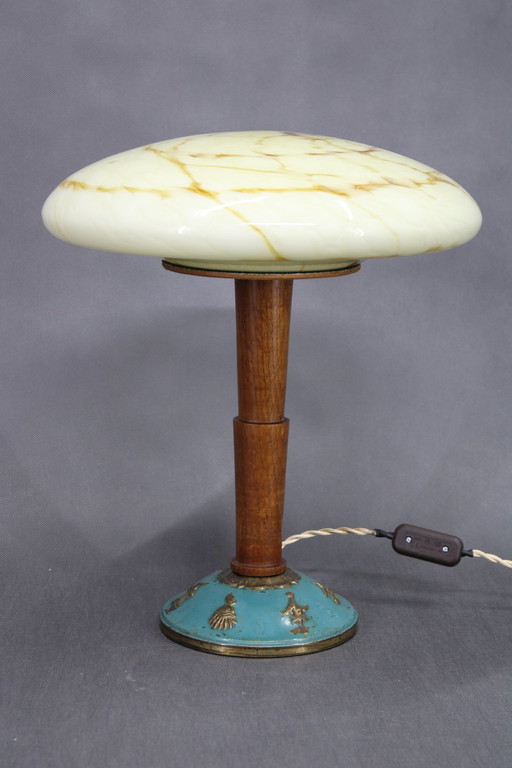 1940S Lampe de table en bois restaurée avec base en laiton et abat-jour en verre