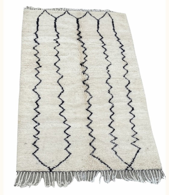 Image 1 of Tapis berbère Abstrait Noir Blanc Nouveau