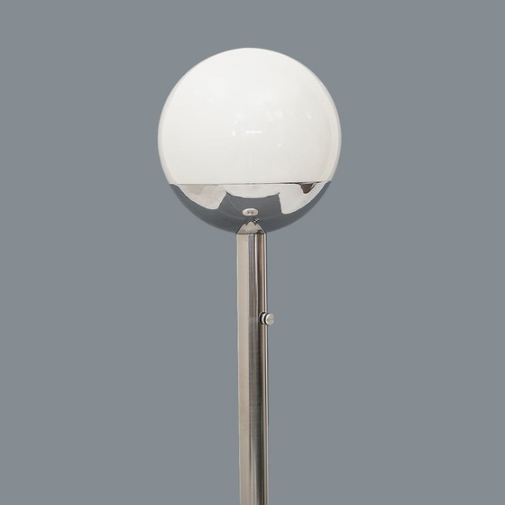 Image 1 of Lampadaire en métal chromé et verre par Luci, 1970S
