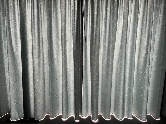 Image 1 of Rideaux gris clair avec fil bleu