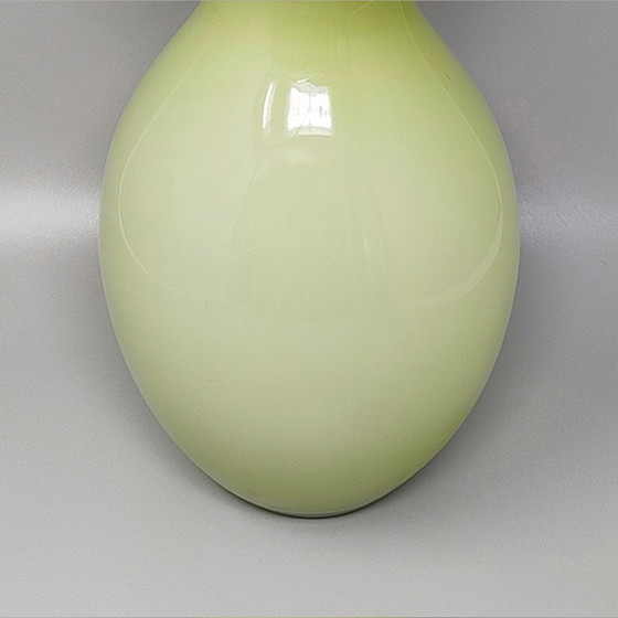 Image 1 of Vase vert de l'âge de l'espace en verre de Murano des années 1970. Fabriqué en Italie