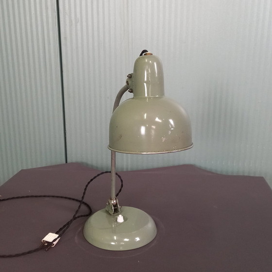 Image 1 of Lampe de bureau militaire vintage
