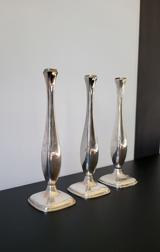 Image 1 of 3 Vases à dîner Solifleur en métal argenté.